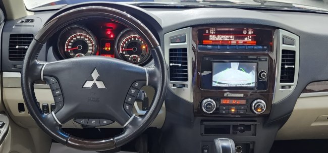 Mitsubishi Pajero 2022