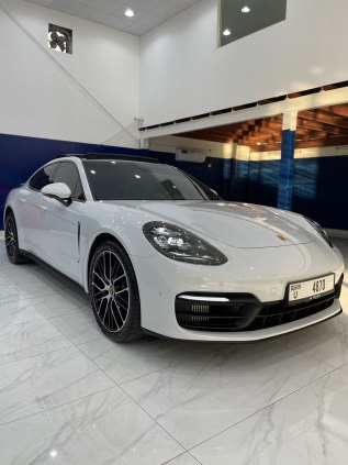 Porsche Panamera 2023