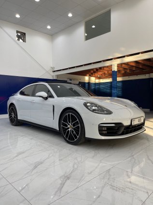 Porsche Panamera 2023