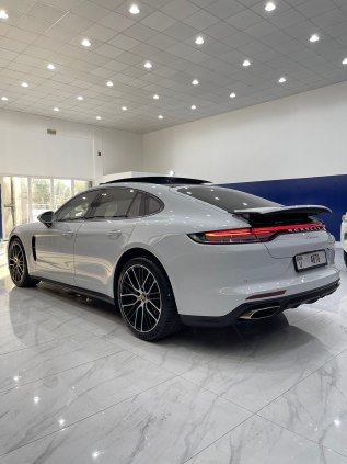 Porsche Panamera 2023