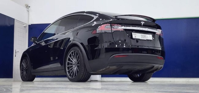 Tesla Model X 2021