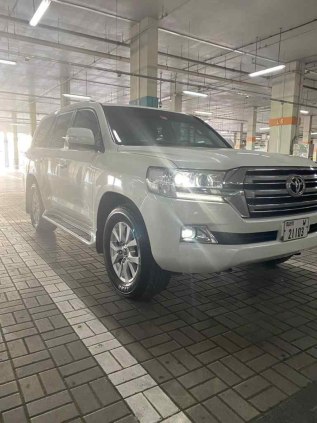 Toyota Landcruiser EX-R V8 2020